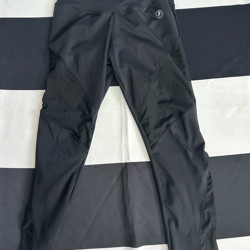 ABS2B mesh panels / scrunch butt Black Athletic Leggings